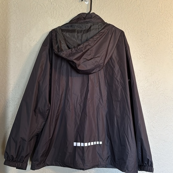 Golf Rain Jacket - Picture 2 of 3